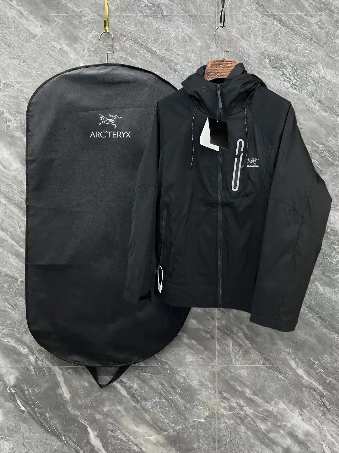 𝐀𝐑𝐂'𝐓𝐄𝐑𝐘𝐗 Series ， ，90 ， ZP ， ， Wear-Resistant， 、 Breathable， 。 S ， ， ， 。 ， Wear-Resistant。 GORE-TEX： 、 、Breathable 。 ，VISLON ， Velcro ， Zi P-in Sizes M-3XL